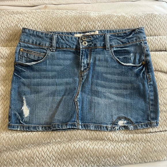 3 for $15 Chloe Denim Mini Skirt - Picture 2 of 6